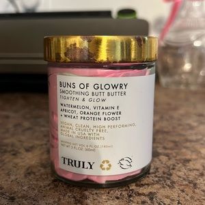 Truly Beauty Buns of Glowry Smoothing Butt Butter